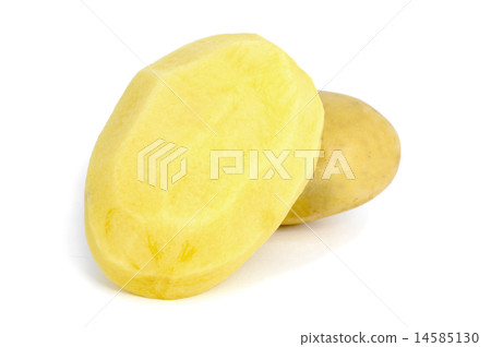 peeled raw potatoes 14585130