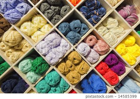 Different colors wool balls 14585399