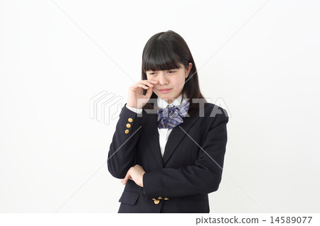 學校的女孩在哭 學校的女孩在哭 14589077