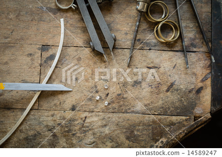 Working desk for craft jewelery making Working desk for craft jewelery making 14589247
