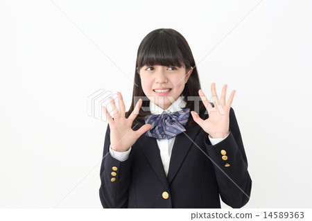 School girls scared 14589363