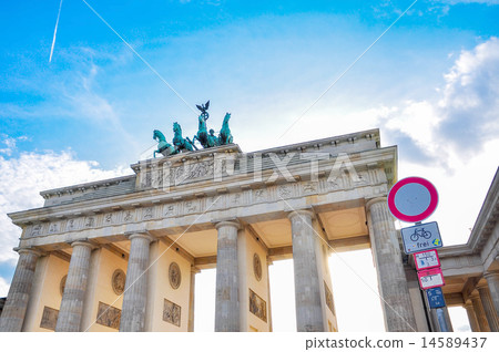 Brandenburg Gate 14589437