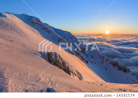 Piatra Craiului Mountains, Romania 14591574