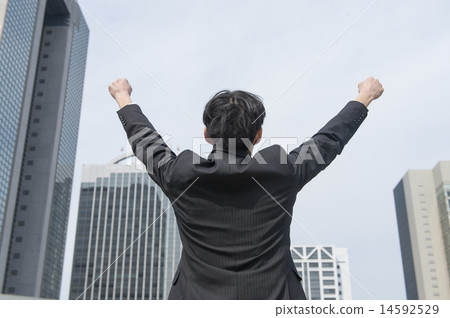 Skyscrapers and businessmen 14592529