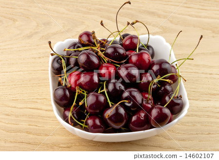 cherry in a dish 14602107