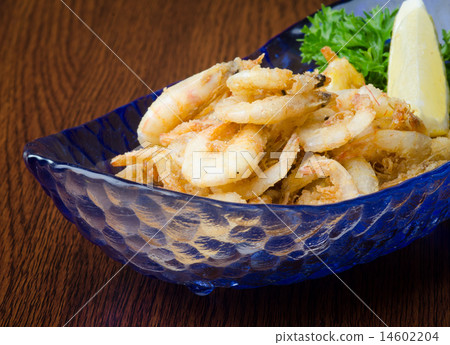 圖庫照片: fried shrimp on the background