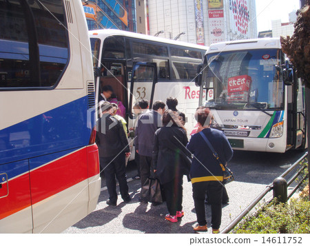 Chinese Tourist Shopping Bus Tour (Akihabara) 14611752