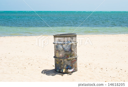 Beautiful Crandon Park Beach in Miami. Florida. Beautiful Crandon Park Beach in Miami. Florida. 14618205