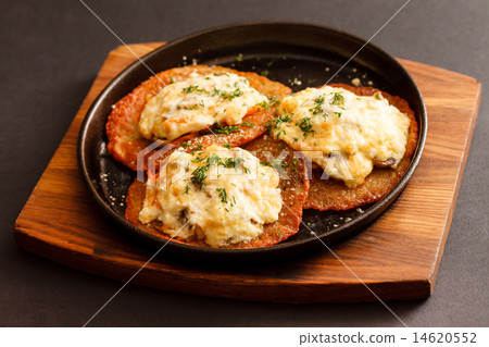 potato pancakes 14620552