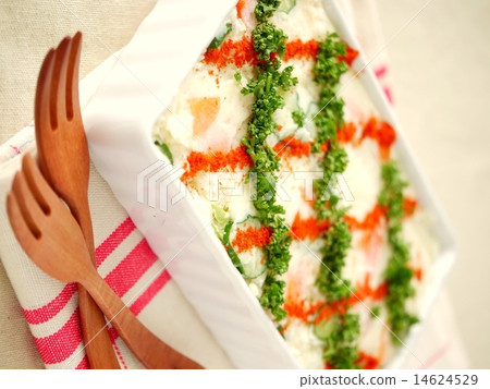 Decorated potato salad (linen cross · longitudinal position) 14624529