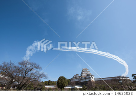 Himeji Cast Repair completion ceremony Blue impulse celebration flight 14625028