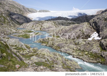 Svelgabreen glacier (Folgefonna National Park, Hor Svelgabreen glacier (Folgefonna National Park, Hor 14635211