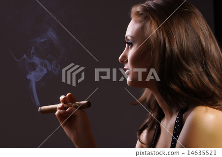 Elegant smoking woman Elegant smoking woman 14635521