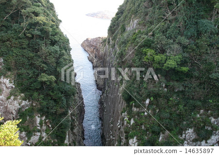 馬背（柱狀岩） 14635897