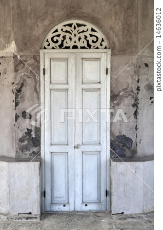 wooden door 14636012