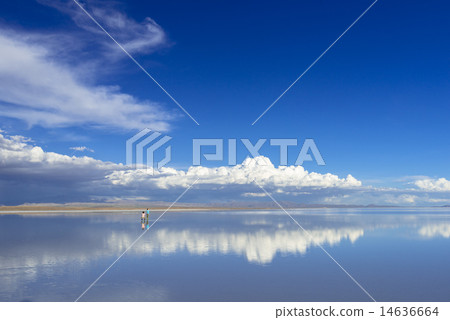 Uyuni salt lake of Mirror Lake 14636664
