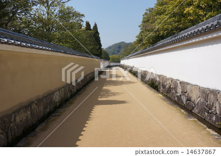 築為世界遺產“姬路城”旁邊的日本花園“Kokoen”的築地圍欄 14637867