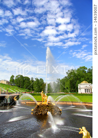 Samson Fountain in Peterhof Palace Samson Fountain in Peterhof Palace 14639007
