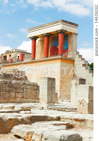 Knossos palace at Crete, Greece Knossos palace at Crete, Greece 14639282