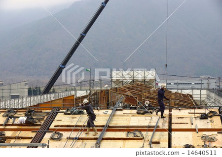Elementary school construction site (large crane) Elementary school construction site (large crane) 14640511