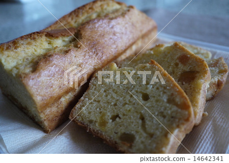 Banana Cake 14642341