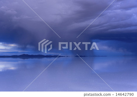 烏尤尼鹽湖超級細胞雲 14642790