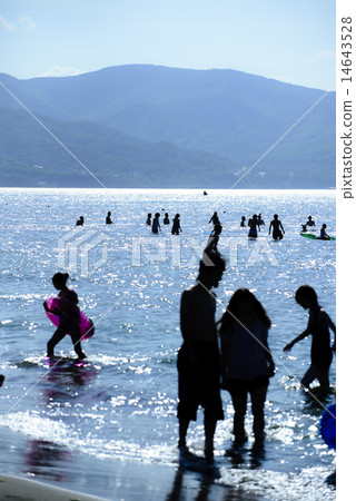 A sea bathing customer's silhouette 14643528
