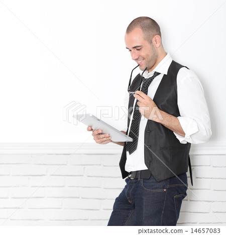 14657083