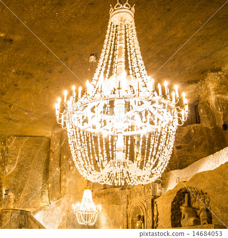 Big old chandelier Big old chandelier 14684053