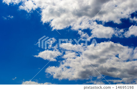 Sun shine, summer sky 14695198