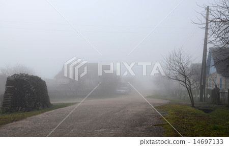 Thick fog in November 14697133