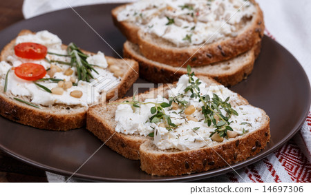 Sandwich with soft cheese 14697306