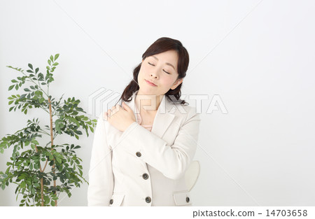 拿著關鍵點的女商人 拿著關鍵點的女商人 14703658