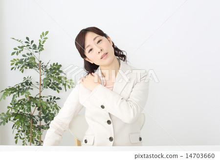 肩膀痛苦的女商人 14703660