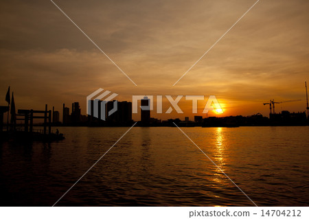 Chao Phraya River at sunset 14704212