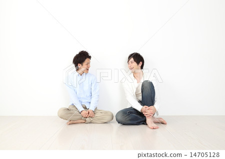 Two young men 14705128