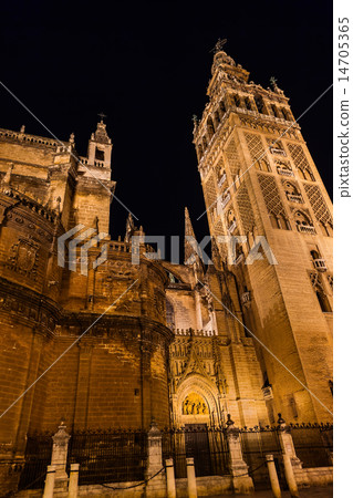Cathedral La Giralda at Sevilla Spain 14705365
