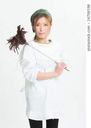 家庭主婦穿衣服清洗 14706596