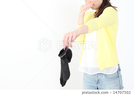 一個女人抱著臭襪子 14707502