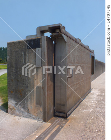 Door of tide breakwater 14707548