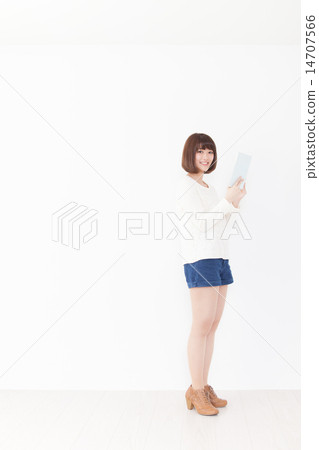 讀一本書的女人 14707566