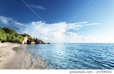 Anse Source d'Argent beach, La Digue island, Seyshelles 14709958