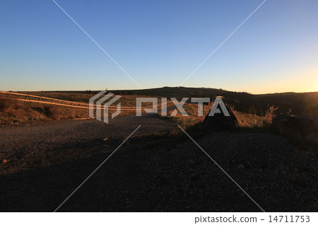 Road following the horizon Road following the horizon 14711753