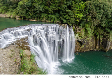 Shifen Waterfall,Taiwan 14713444