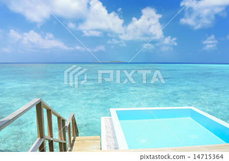 Water cottage and the sea of Maldives 14715364