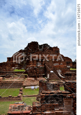 Ruin temple in Thailand Ruin temple in Thailand 14716075