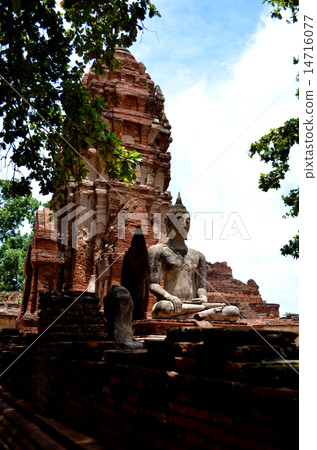 Ruin temple in Thailand Ruin temple in Thailand 14716077