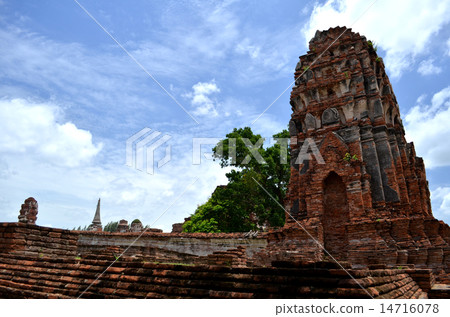 Ruin temple in Thailand Ruin temple in Thailand 14716078