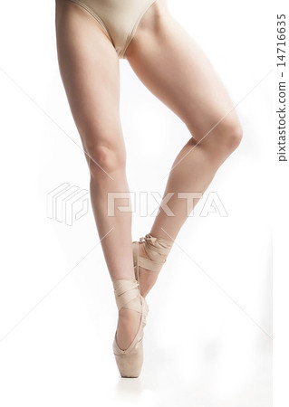 legs in pointe ballerina on white background legs in pointe ballerina on white background 14716635