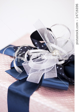 gift box 14716896
